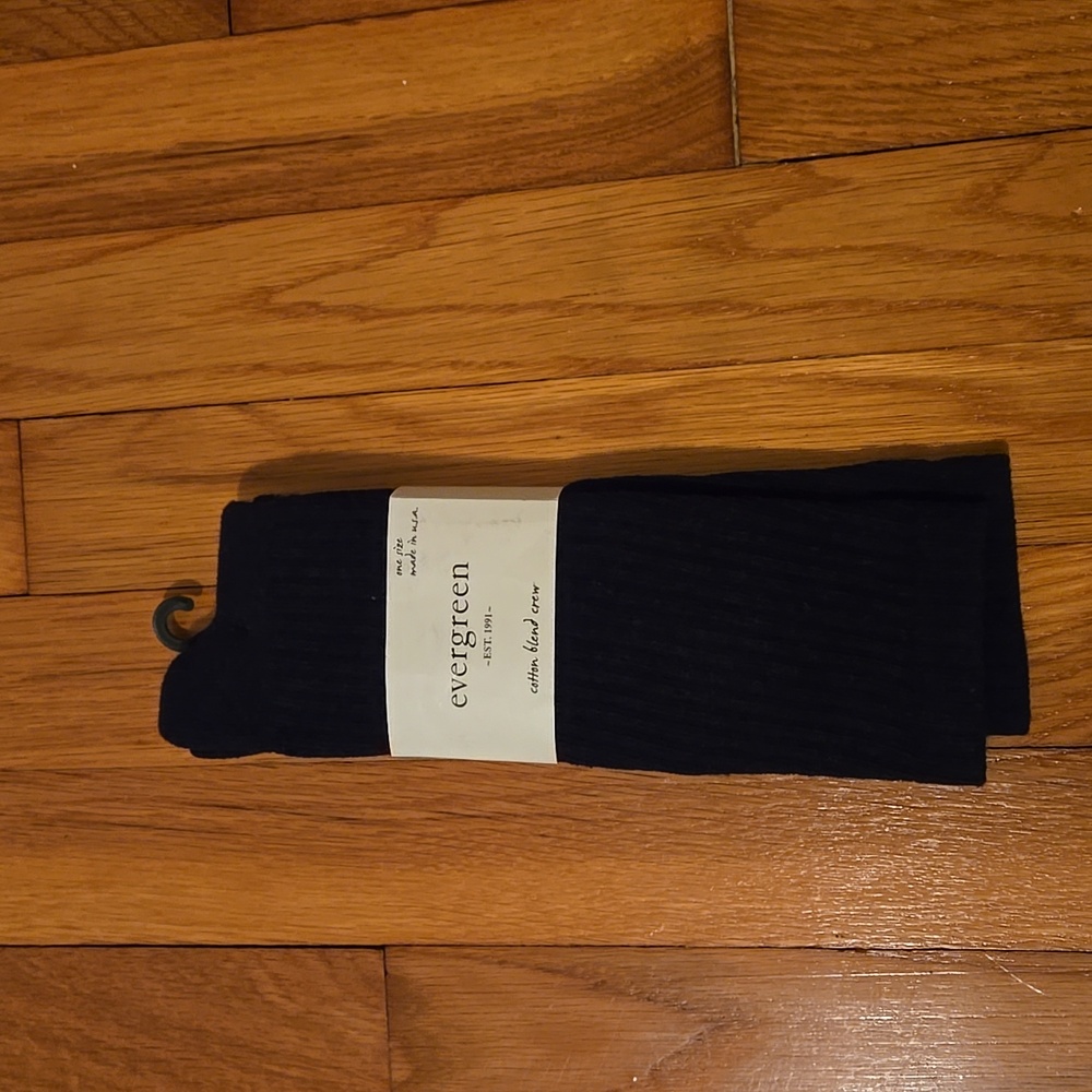 NEW evergreen crew socks